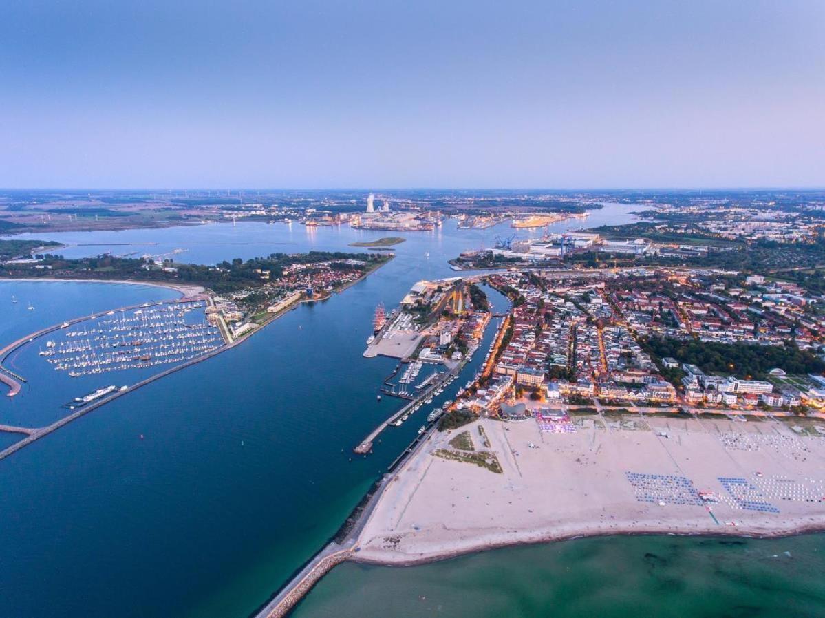 Vormann Jantzen, Direkt Am Leuchtturm Apartment Rostock Exterior photo