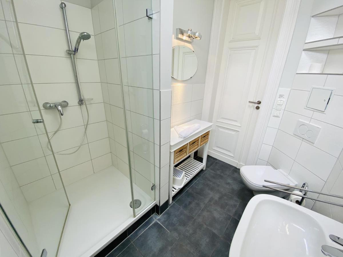Vormann Jantzen, Direkt Am Leuchtturm Apartment Rostock Exterior photo